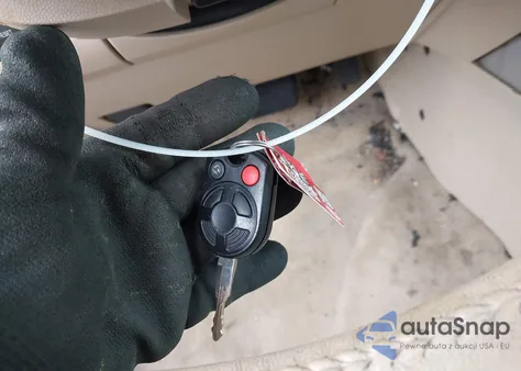 2011 Ford Escape Xlt z USA, uszkodzony, nr VIN 1FMCU0DG2BKB28557